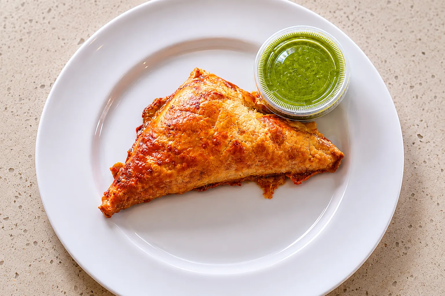 Samosa with green chutney